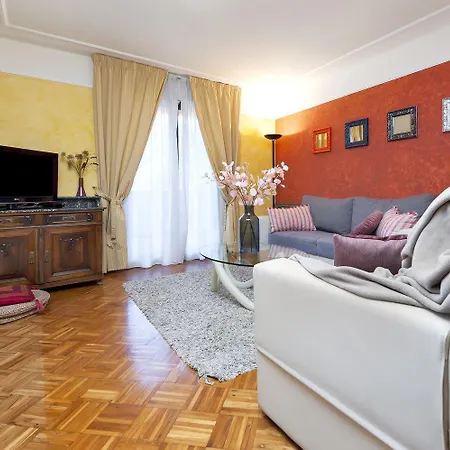 Mediterranes In Mit Pool, Parkplatz, Grill, Klima, Wifi