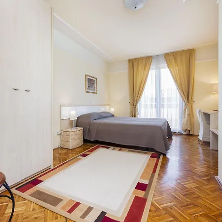 Mediterranes In Mit Pool, Parkplatz, Grill, Klima, Wifi アパート *