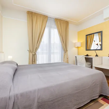 Mediterranes In Mit Pool, Parkplatz, Grill, Klima, Wifi דירה רוביני