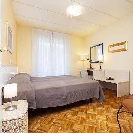 Mediterranes In Mit Pool, Parkplatz, Grill, Klima, Wifi アパート *