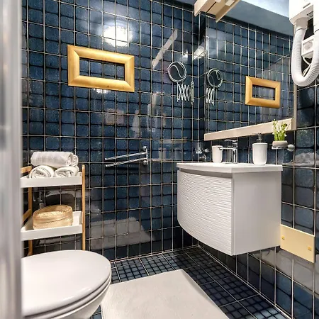 Mediterranes In Mit Pool, Parkplatz, Grill, Klima, Wifi * רוביני