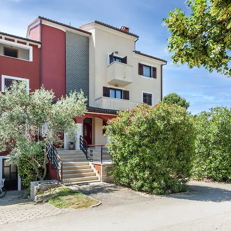 Mediterranes In Mit Pool, Parkplatz, Grill, Klima, Wifi アパート