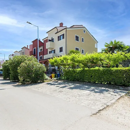 Mediterranes In Mit Pool, Parkplatz, Grill, Klima, Wifi *