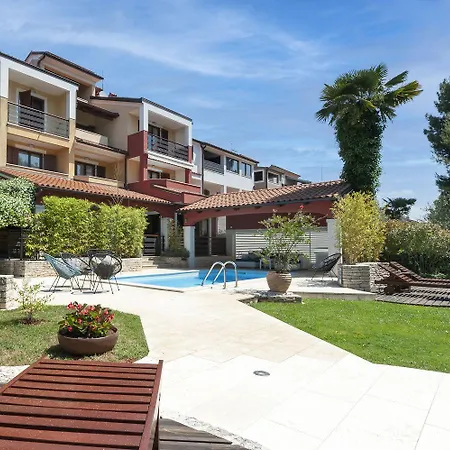 Mediterranes In Mit Pool, Parkplatz, Grill, Klima, Wifi דירה *