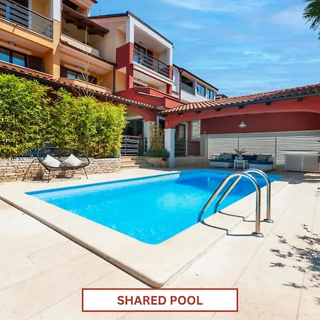 Mediterranes In Mit Pool, Parkplatz, Grill, Klima, Wifi ロヴィニ